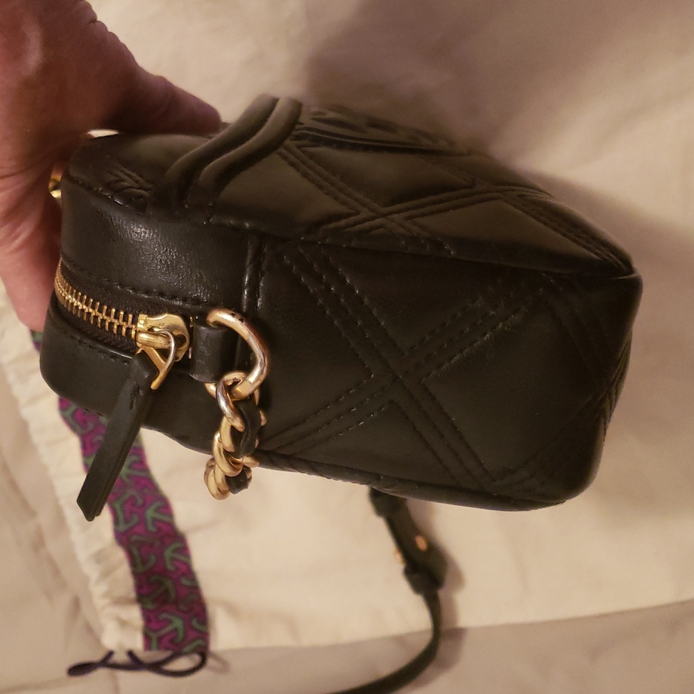 Tory Burch Fleming Soft Camera Bag - Picture 4 of 13